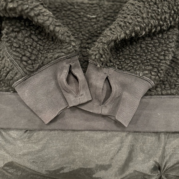 Lululemon Scuba Sherpa 1/2 zip - Picture 3 of 5